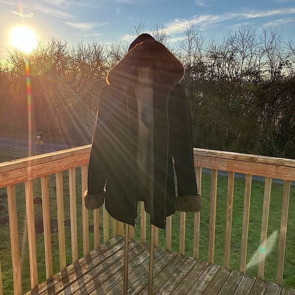 Gallery black velvet coat faux fur trim quilted jacket medium holiday winter - Picture 2 of 4